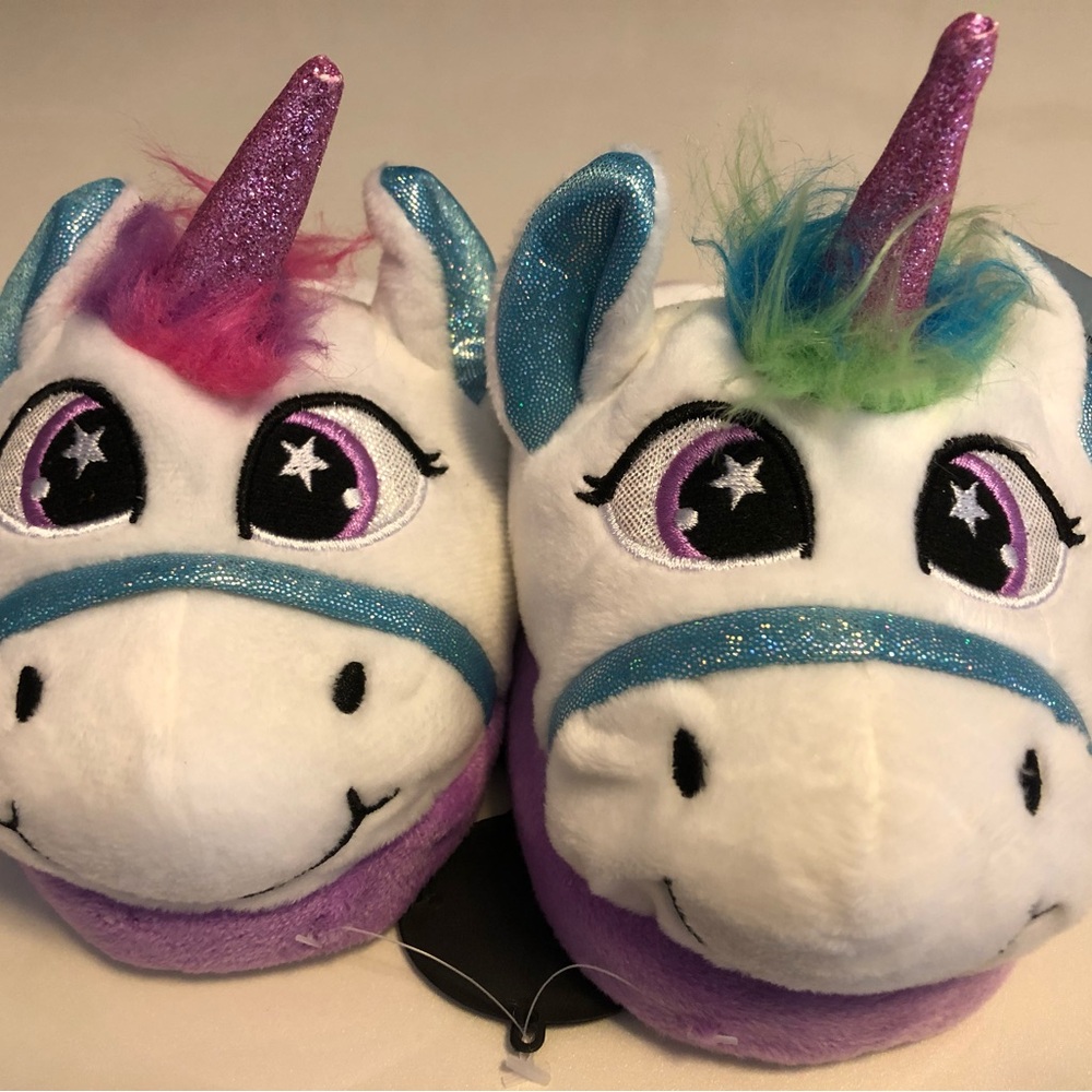 NEW with tags - Cozy Toes Children’s Plush Slippers White / Purple Unicorn